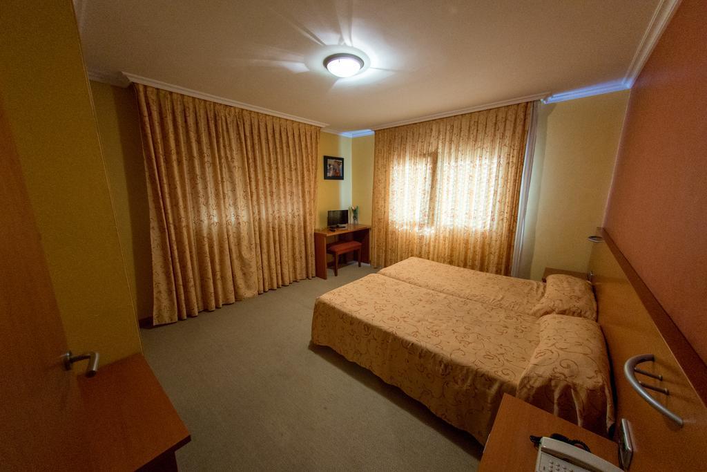 Hotel Dinajan Villanueva De Arosa Eksteriør bilde